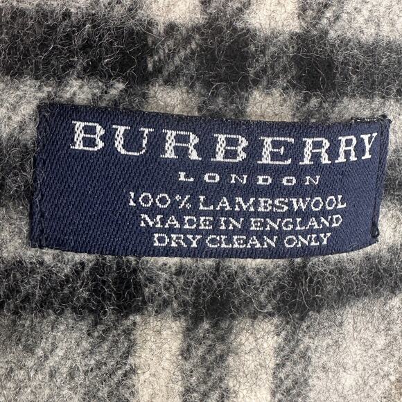 BB09. Burberry 100% Lambswool Scarf (Light Gray) - Picture 2 of 3